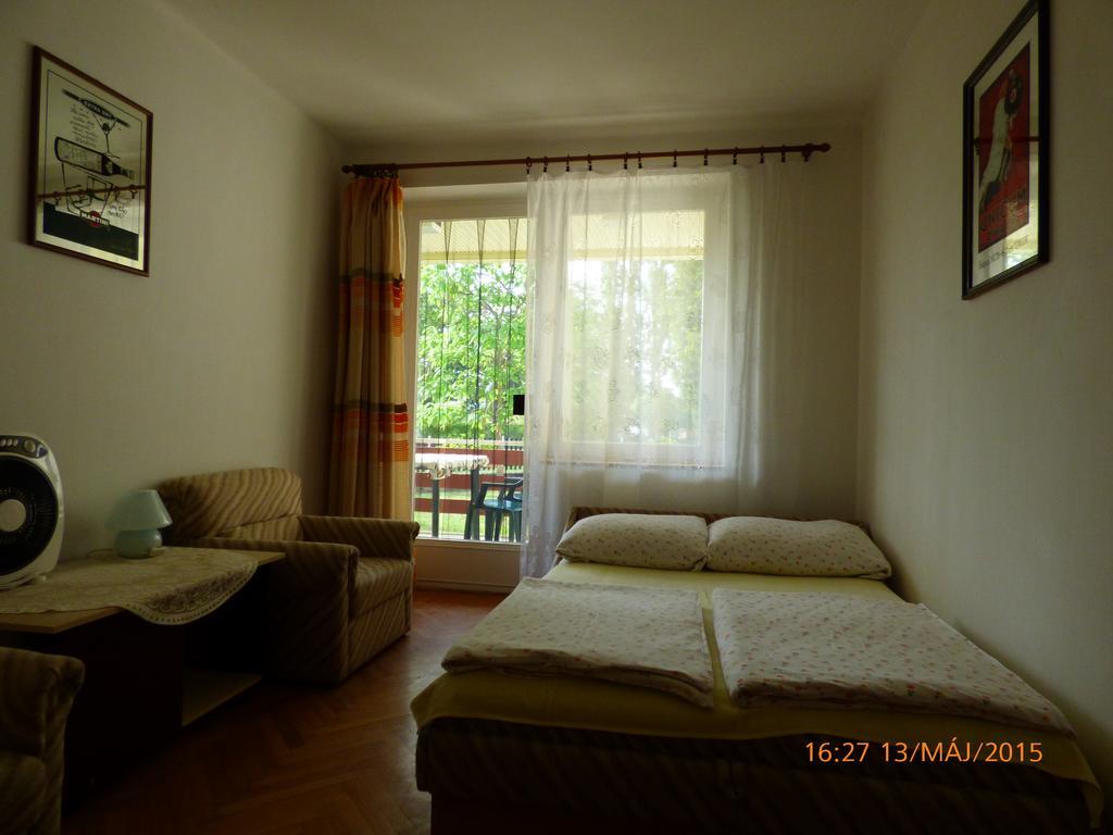 Fabian Apartman-Haz Szántód Стая снимка