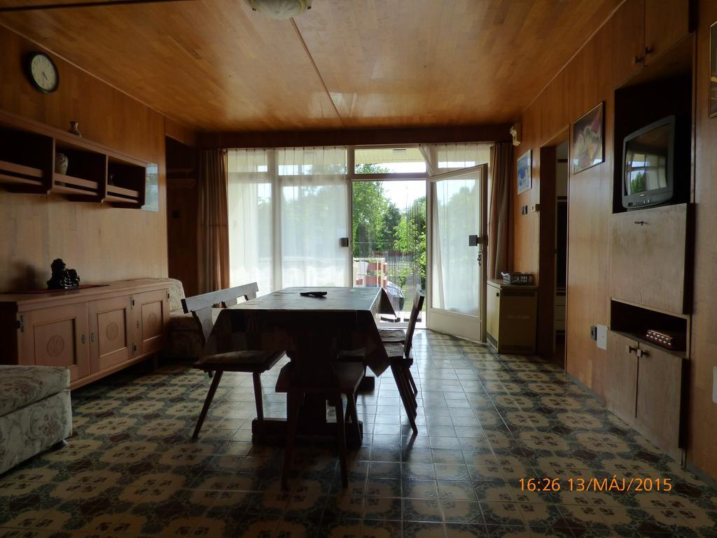 Fabian Apartman-Haz Szántód Стая снимка
