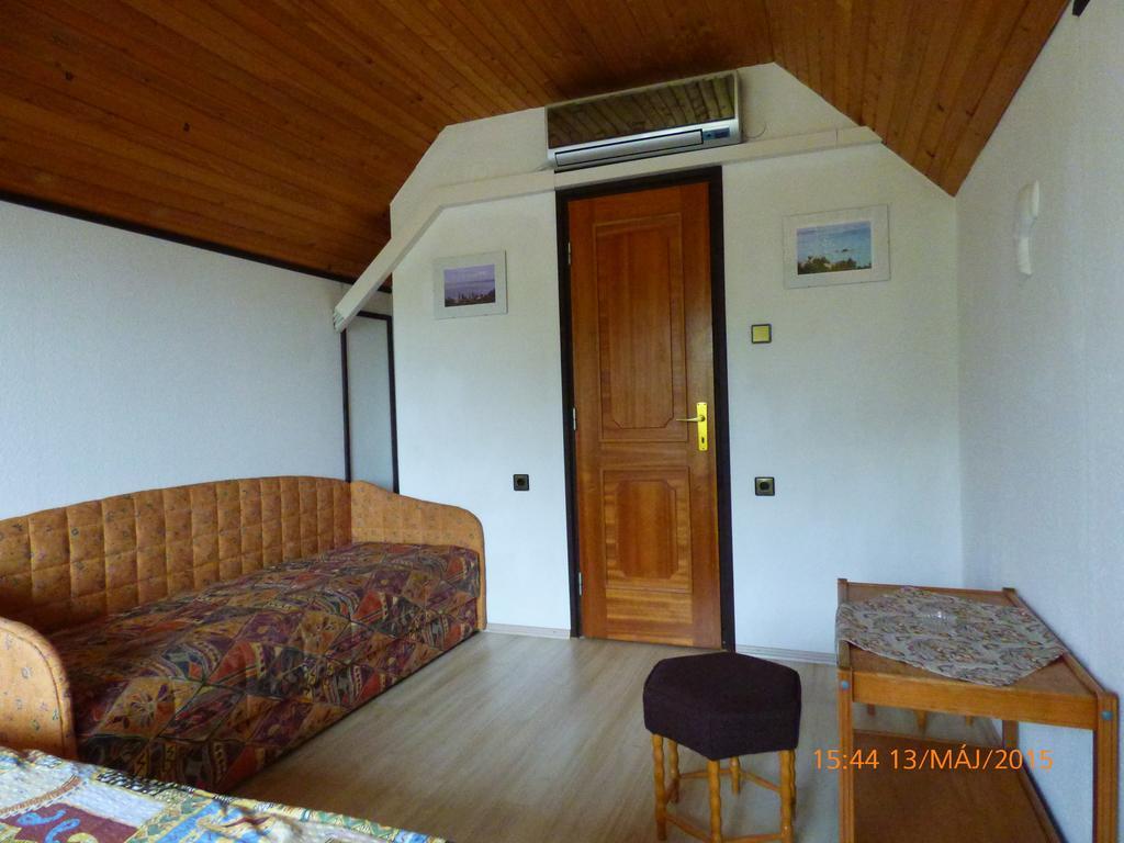 Fabian Apartman-Haz Szántód Стая снимка