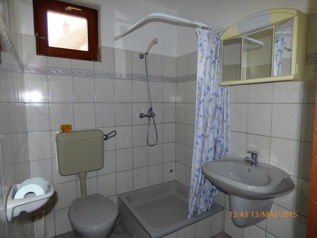 Fabian Apartman-Haz Szántód Стая снимка